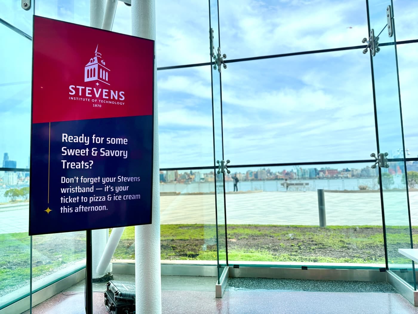 Digital Signage & Displays